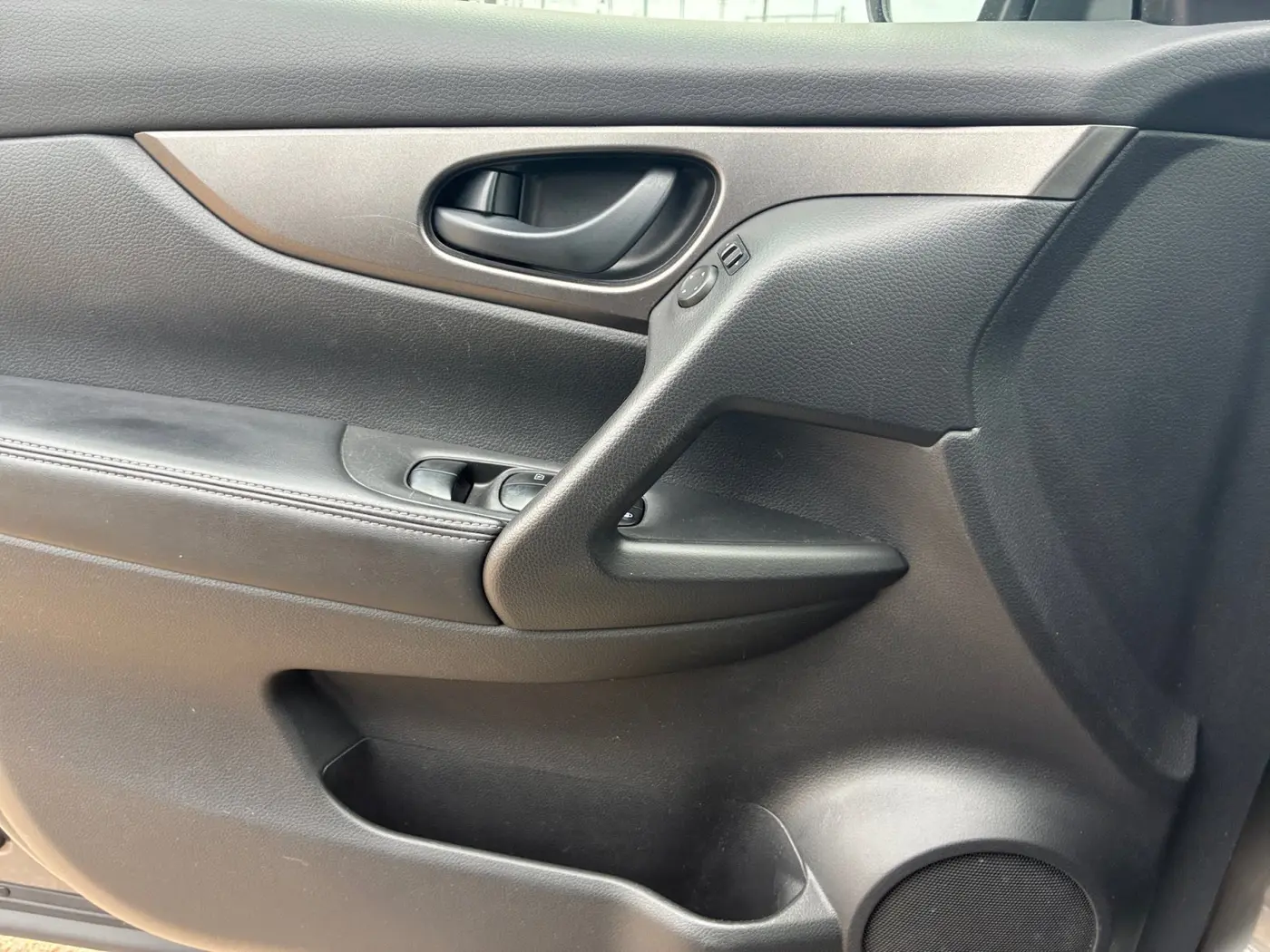 2018 Nissan Rogue - $9,201
