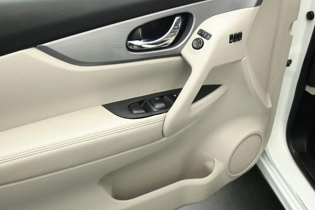 2020 Nissan Rogue - $18,985