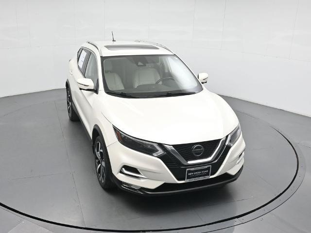 2020 Nissan Rogue - $18,985