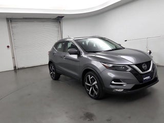 2021 Nissan Rogue Sport with Gun Metallic Exterior