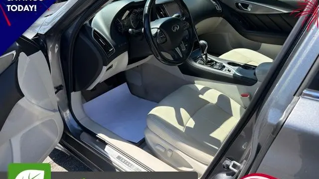 2015 INFINITI Q50 Base