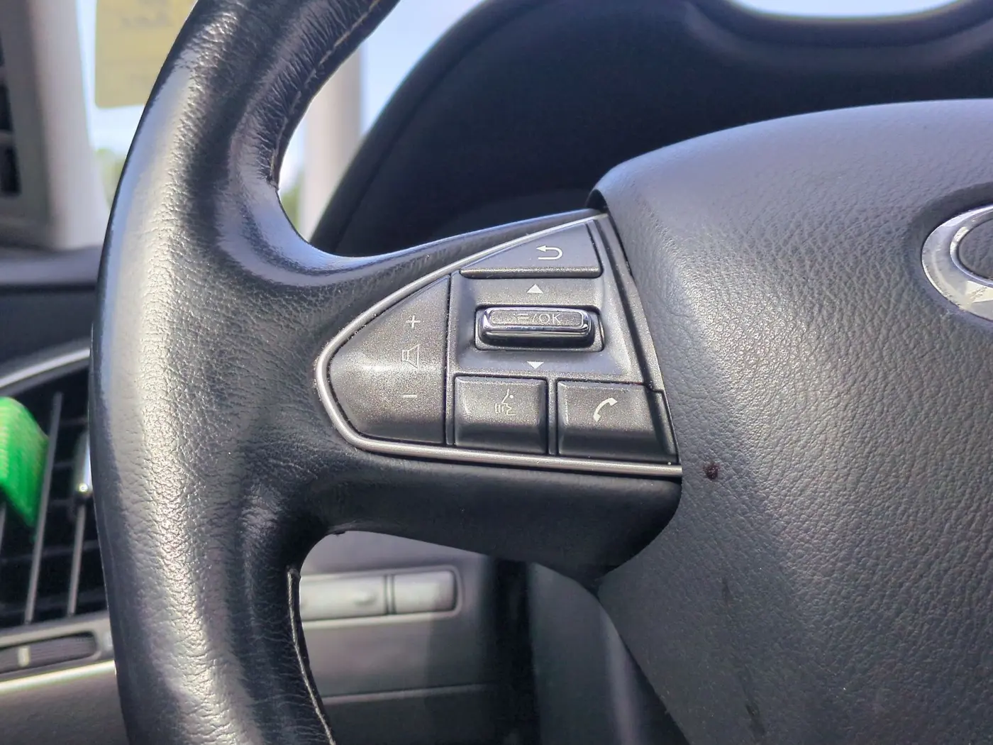 2015 INFINITI Q50 - $11,857