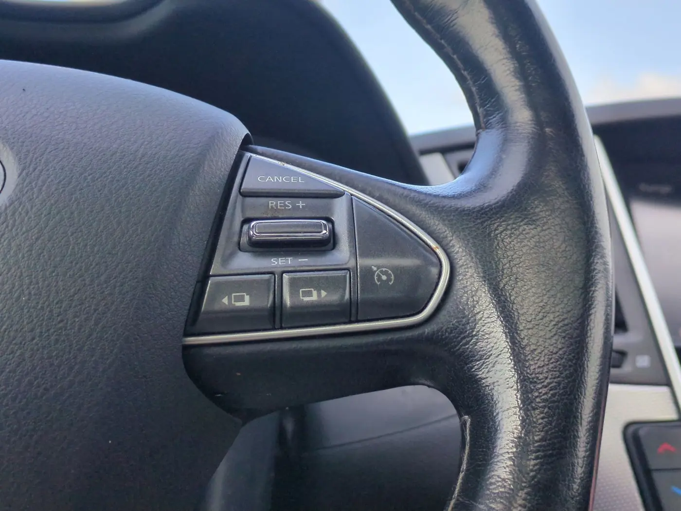 2015 INFINITI Q50 - $11,857