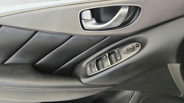 2015 INFINITI Q50 Base