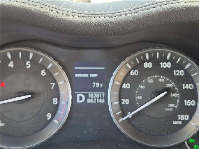 2011 INFINITI M - $10,990