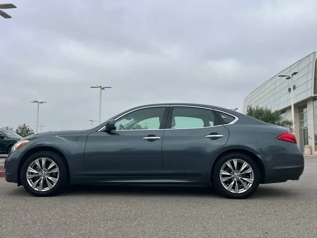 2012 INFINITI M - $15,900
