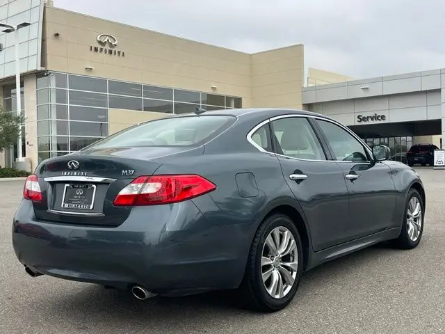 2012 INFINITI M - $15,900