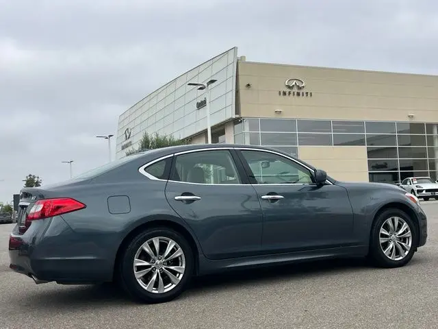 2012 INFINITI M - $15,900