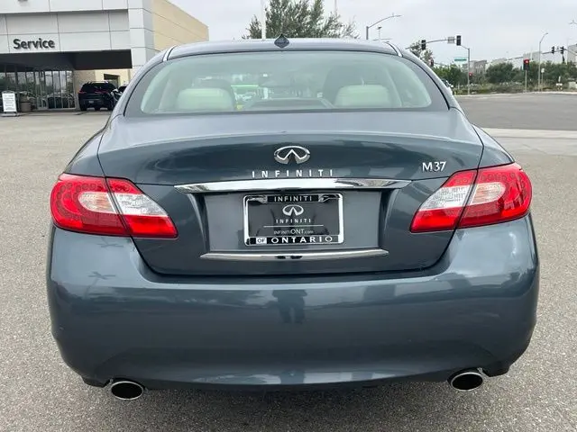 2012 INFINITI M - $15,900