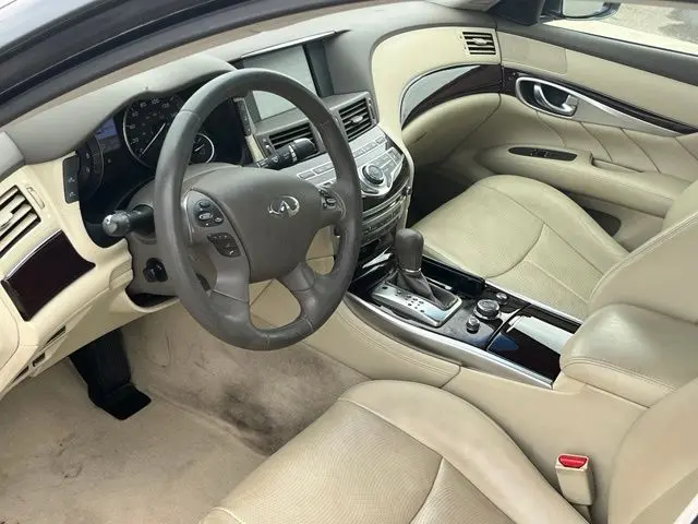 2012 INFINITI M - $15,900