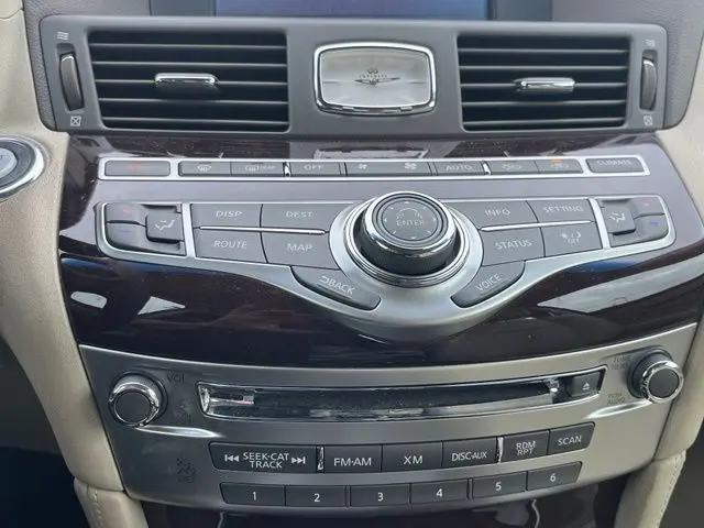 2012 INFINITI M - $15,900