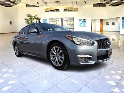 2017 Infiniti Q70 3.7 4DR Sedan