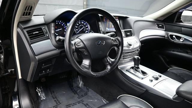 2016 INFINITI Q70 3.7