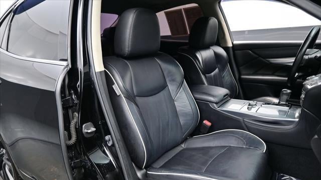 2016 INFINITI Q70 3.7