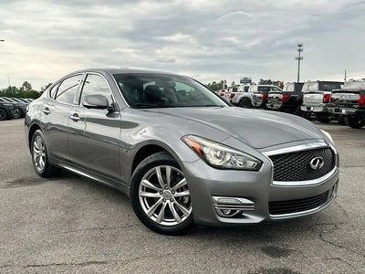 2018 Infiniti Q70 AWD 3.7 Luxe 4DR Sedan