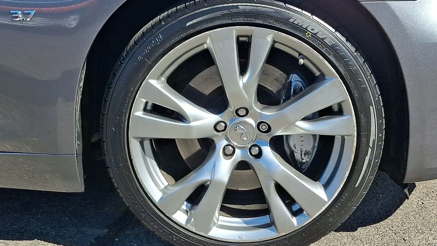 2017 INFINITI Q70L 3.7