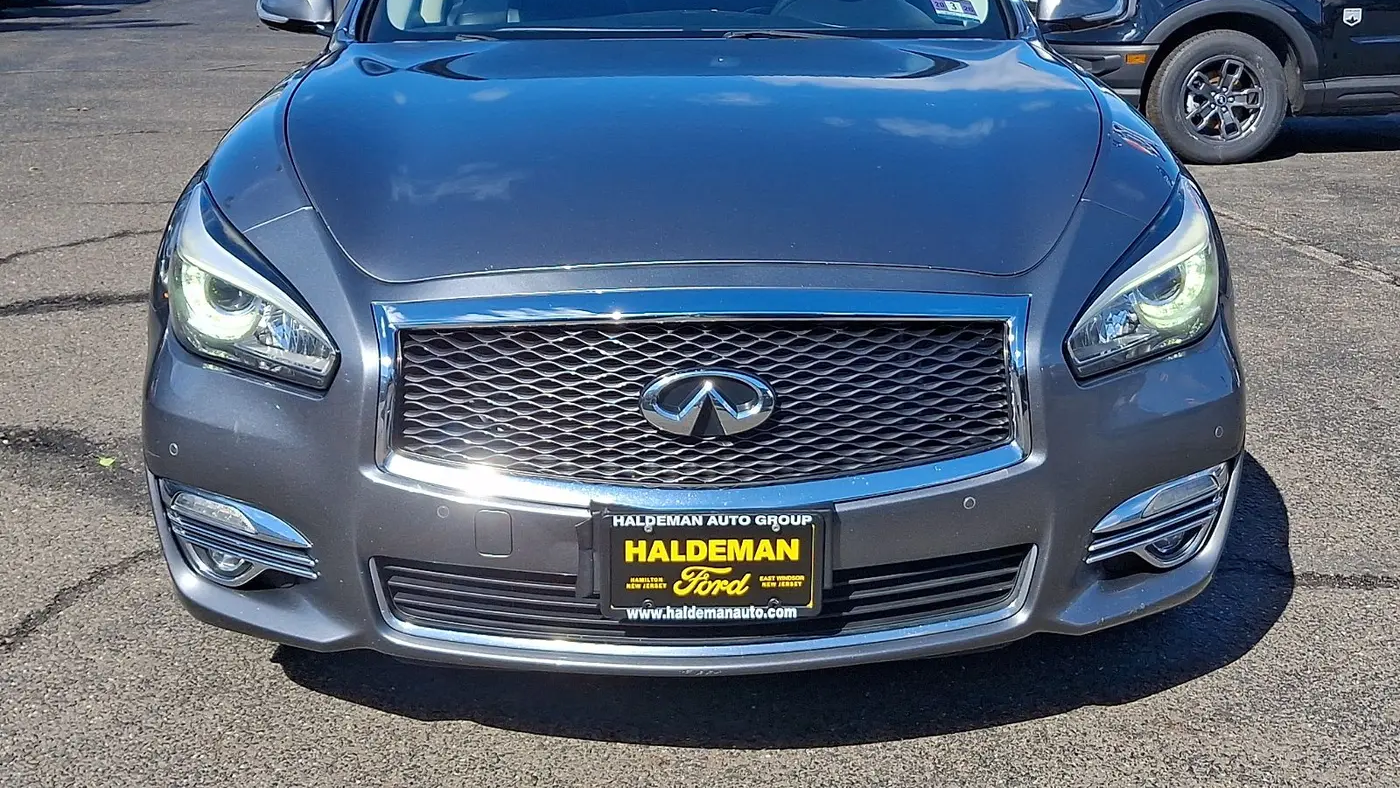 2017 INFINITI Q70L 3.7