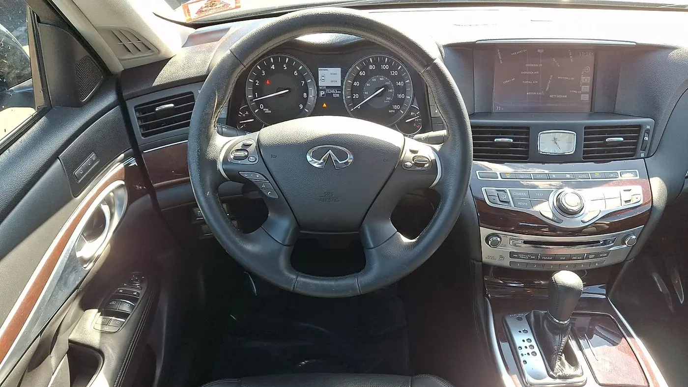 2017 INFINITI Q70L 3.7