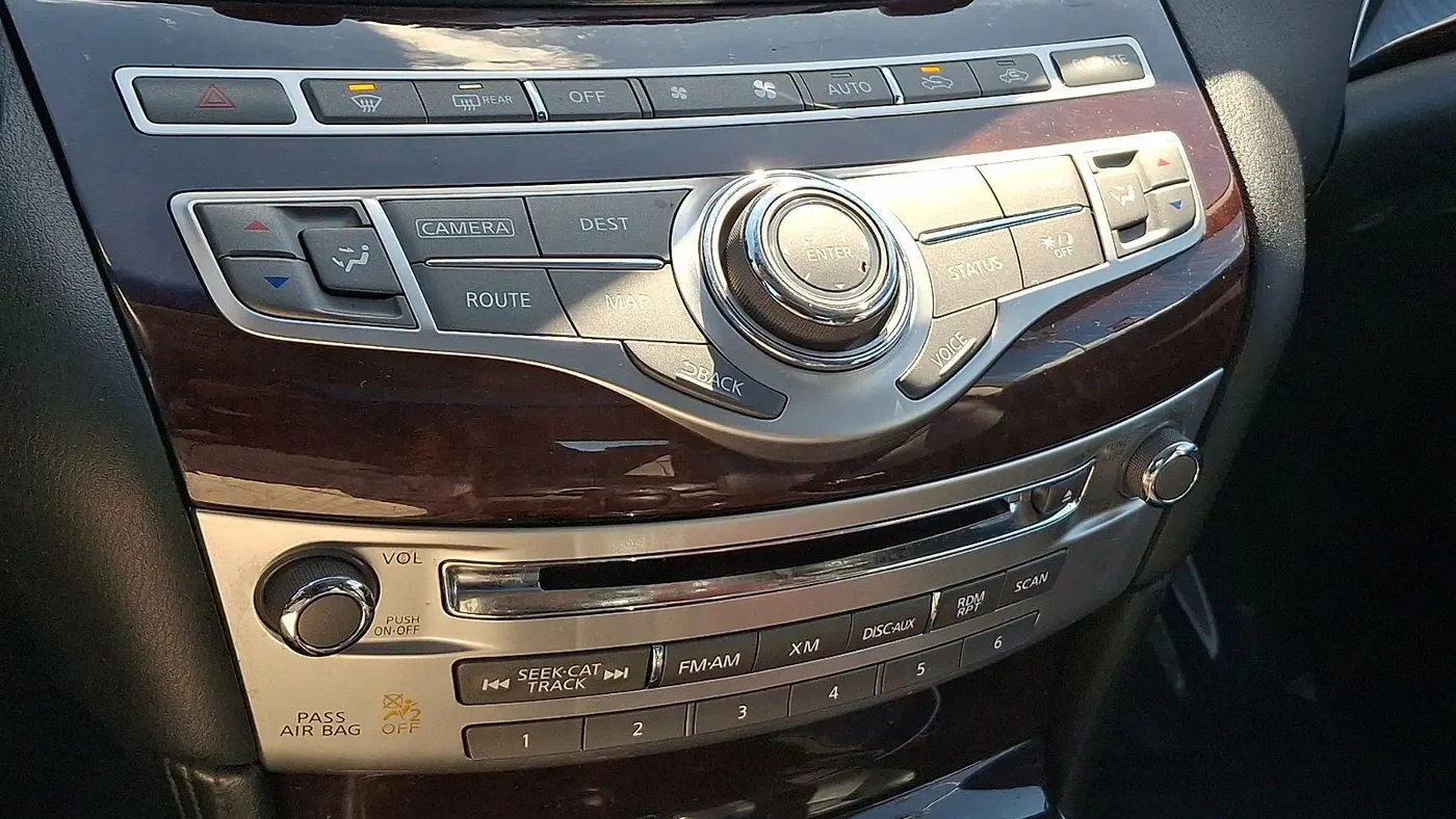 2017 INFINITI Q70L 3.7