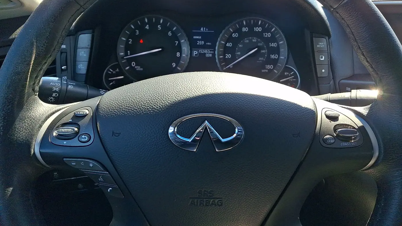 2017 INFINITI Q70L 3.7