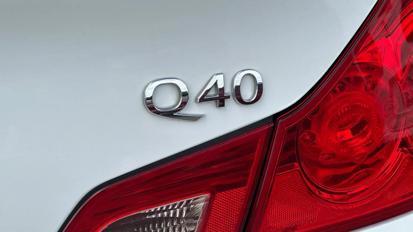 2015 INFINITI Q40 Base