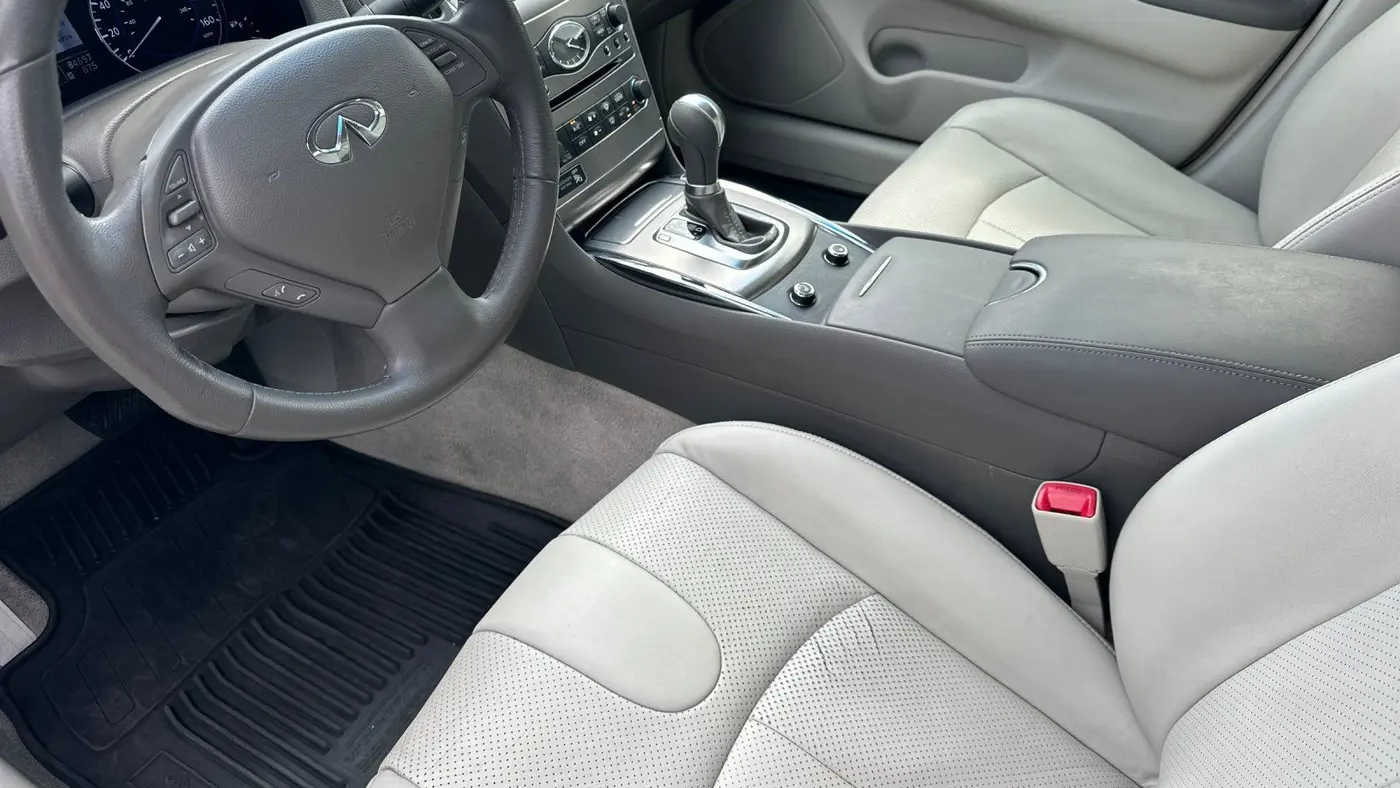 2015 INFINITI Q40 Base