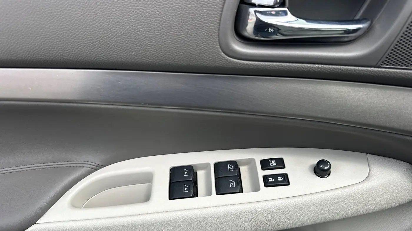 2015 INFINITI Q40 Base