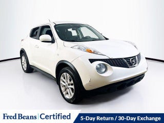 2012 Nissan JUKE with White Pearl Exterior