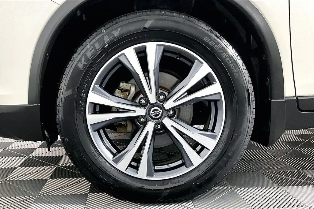 2019 Nissan Rogue - $18,241