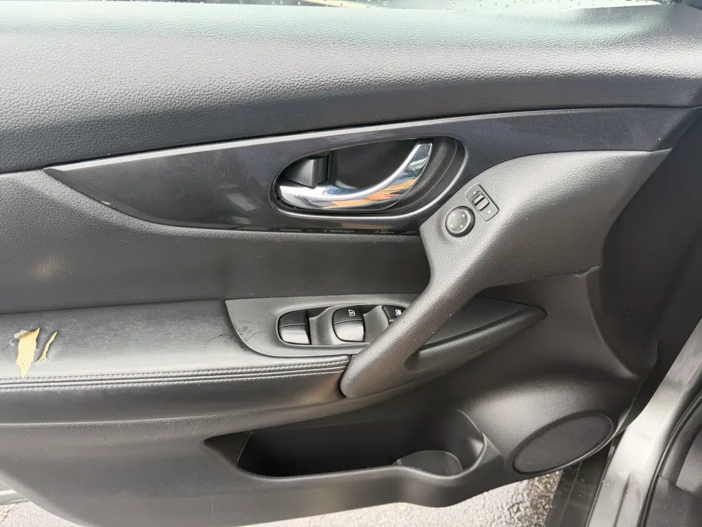 2017 Nissan Rogue - $10,995