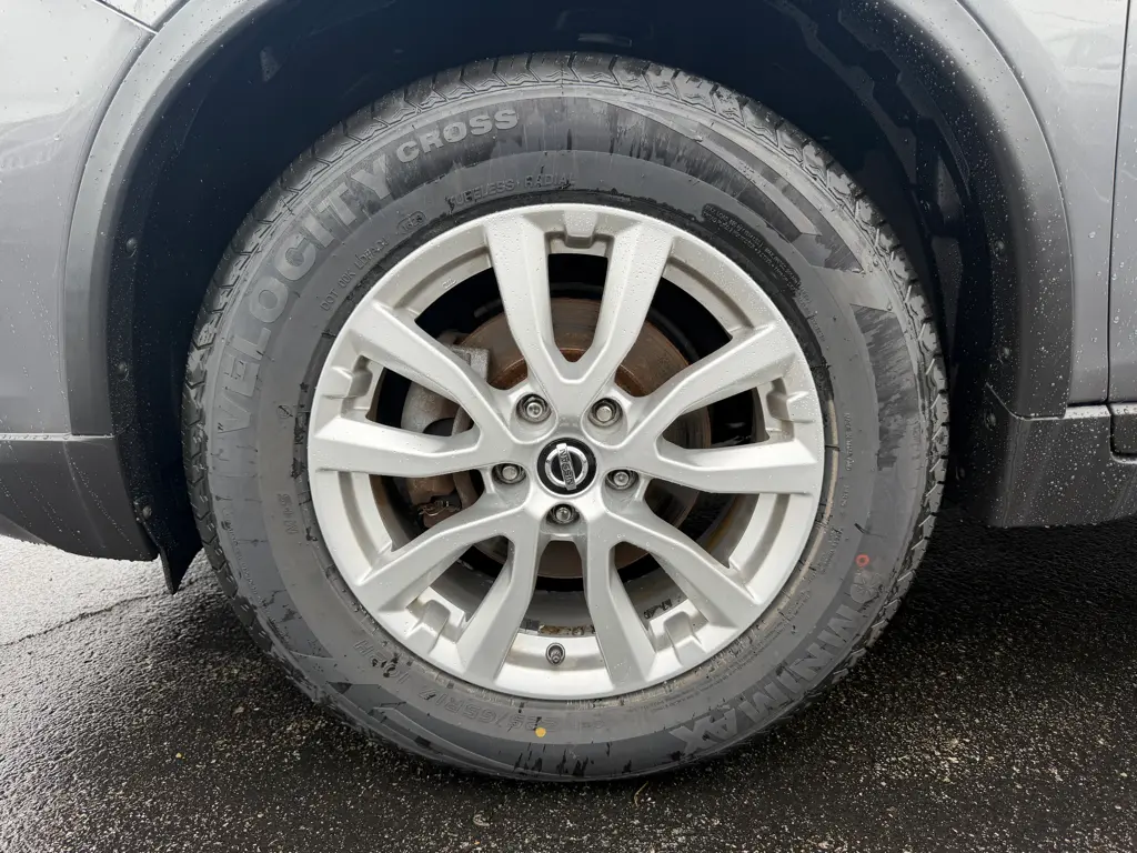 2017 Nissan Rogue - $10,995