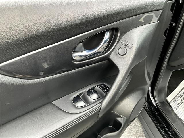 2017 Nissan Rogue - $12,995