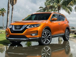 2017 Nissan Rogue with Brilliant Silver Exterior