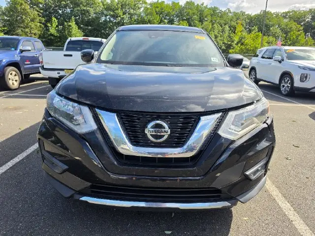 2019 Nissan Rogue S — photo 1 of 5