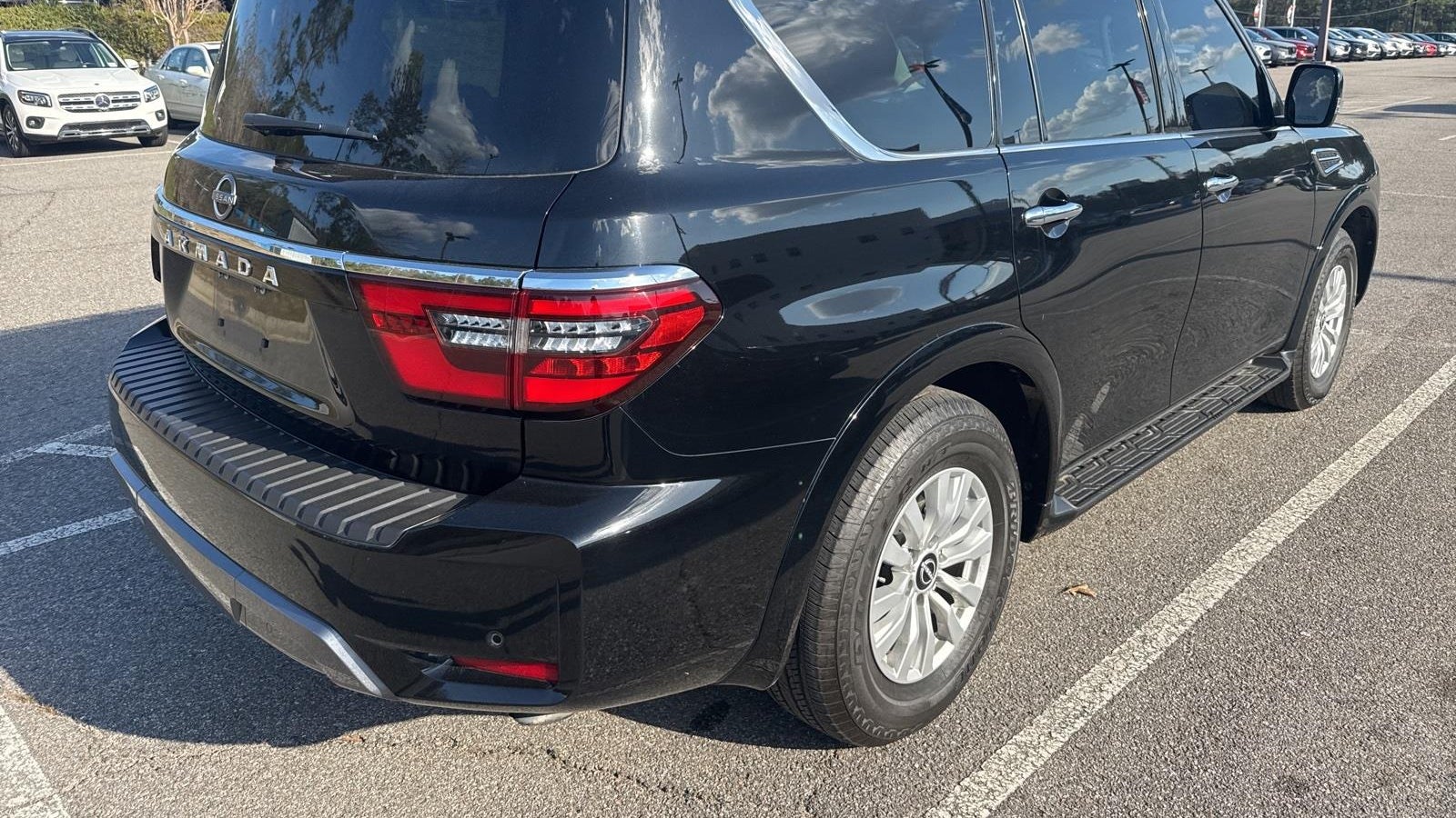 2023 Nissan Armada SV