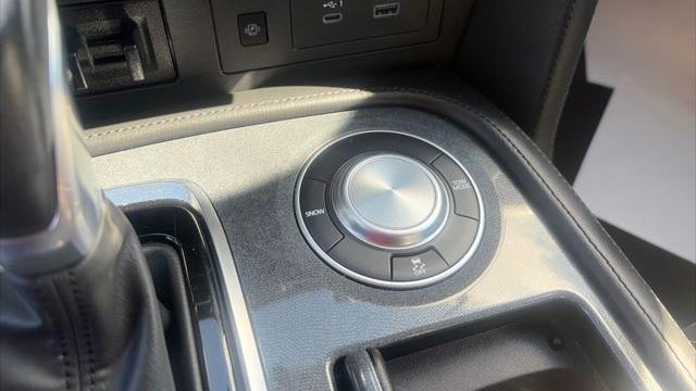 2024 Nissan Armada SV