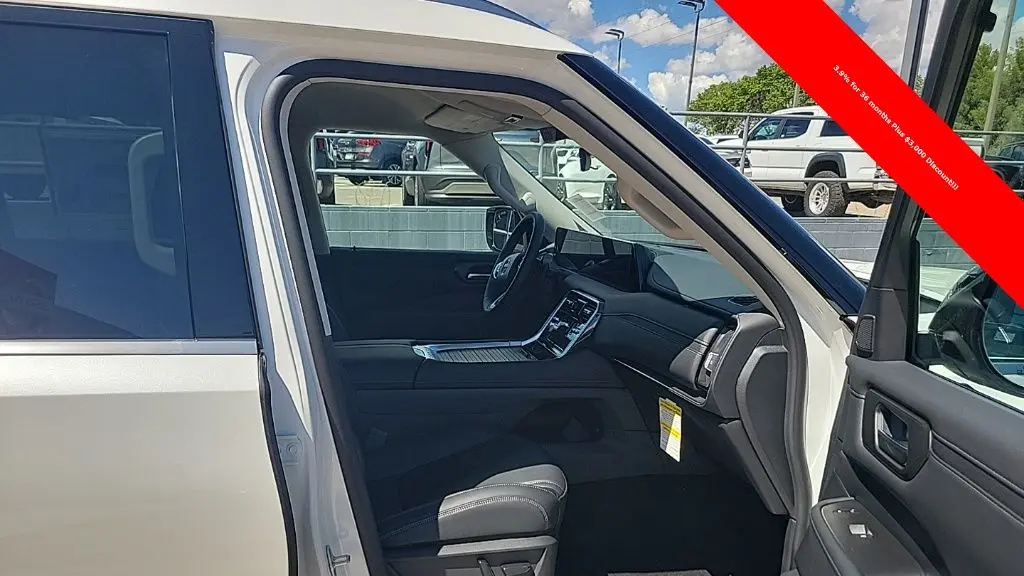 2026 Nissan Armada SV