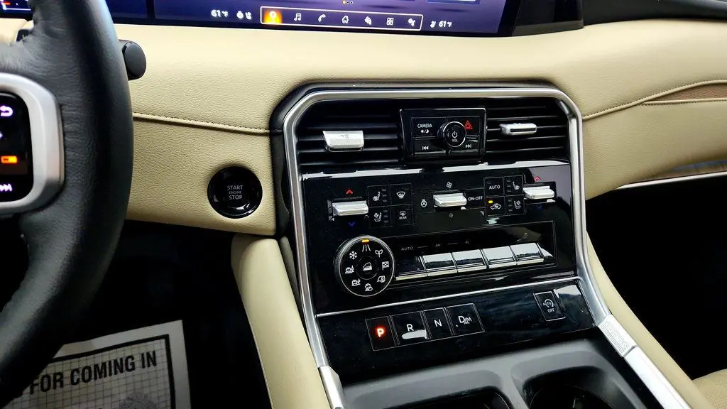 2025 Nissan Armada Platinum