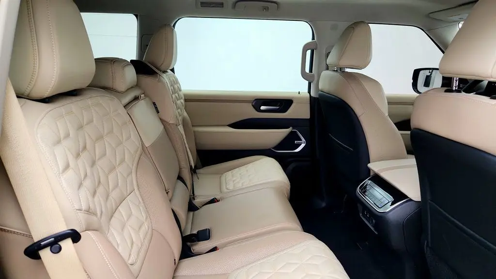 2025 Nissan Armada Platinum