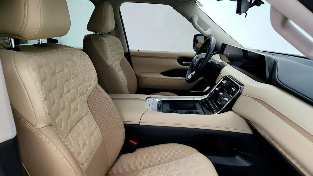 2025 Nissan Armada Platinum