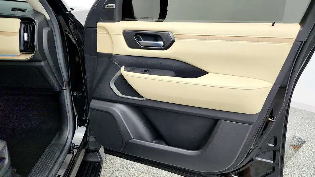 2025 Nissan Armada Platinum