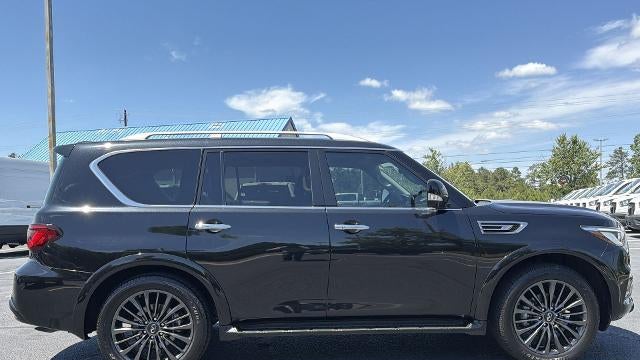 2023 INFINITI QX80 Luxe