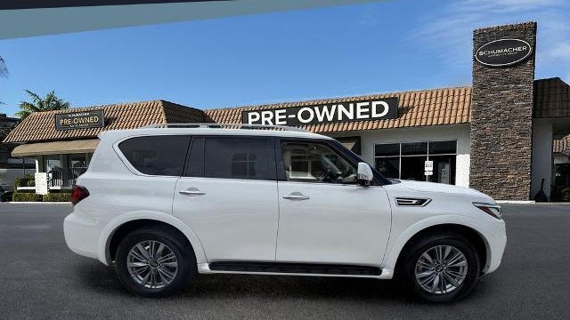 2024 INFINITI QX80 Luxe