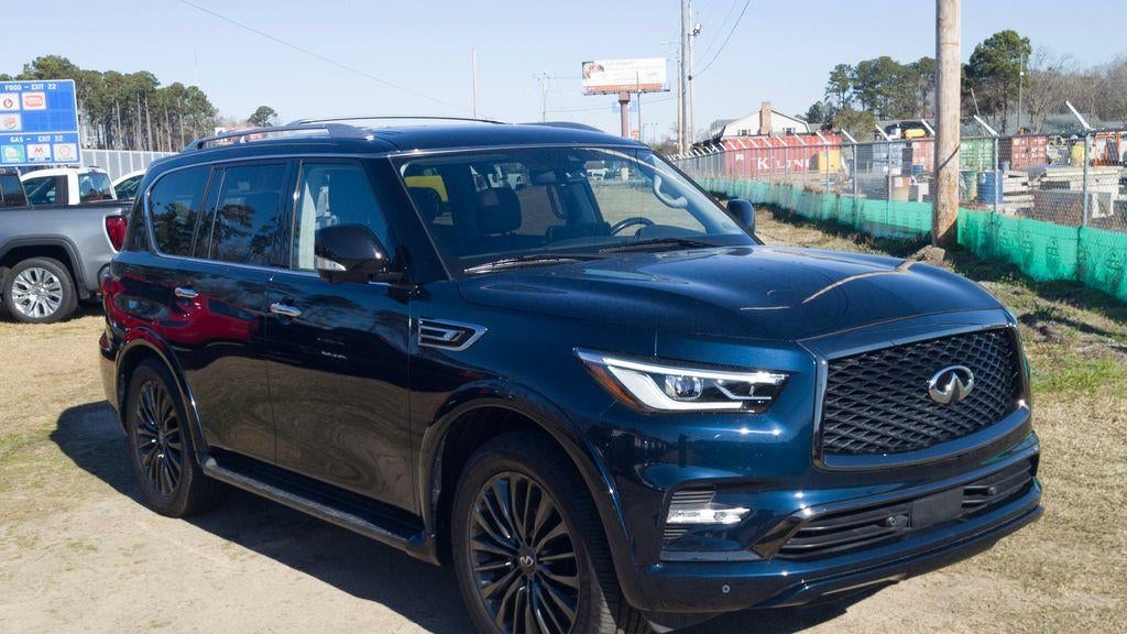 2022 INFINITI QX80 Premium Select
