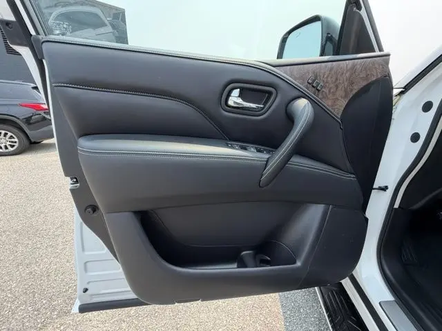 2023 INFINITI QX80 - $48,995