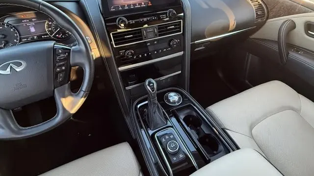 2023 INFINITI QX80 Premium Select