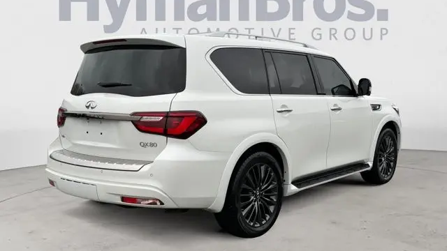 2022 INFINITI QX80 Premium Select