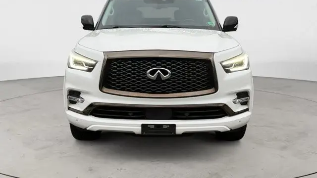 2022 INFINITI QX80 Premium Select