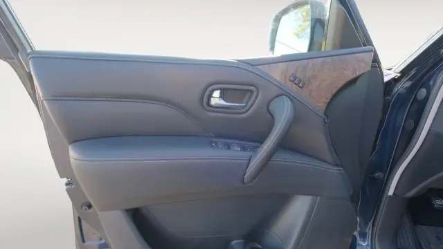 2023 INFINITI QX80 Premium Select