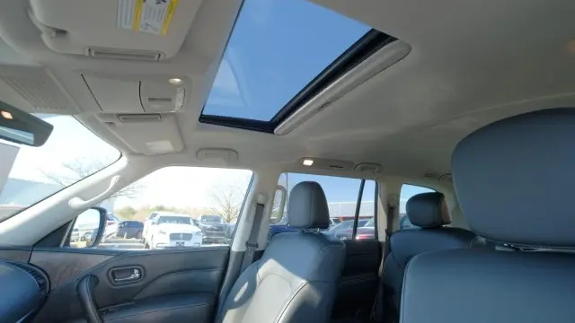 2023 INFINITI QX80 Premium Select